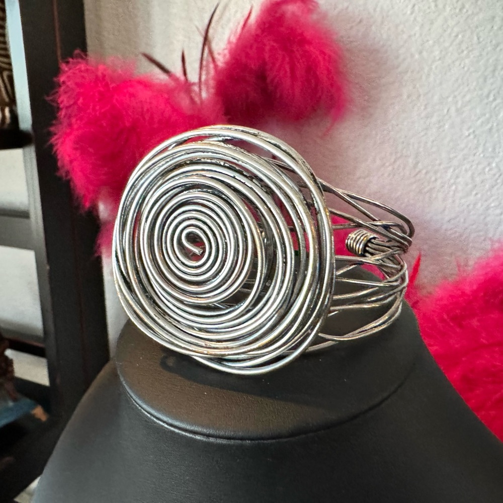 Artisan Metal Circle Bracelet